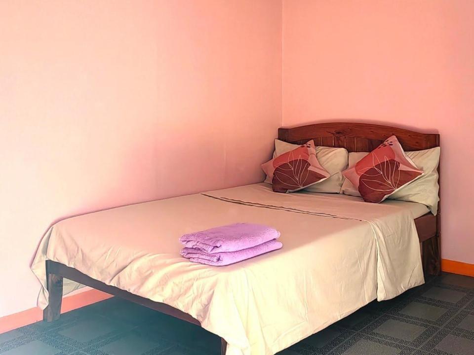 J&J Tourist Inn Bohol Esterno foto
