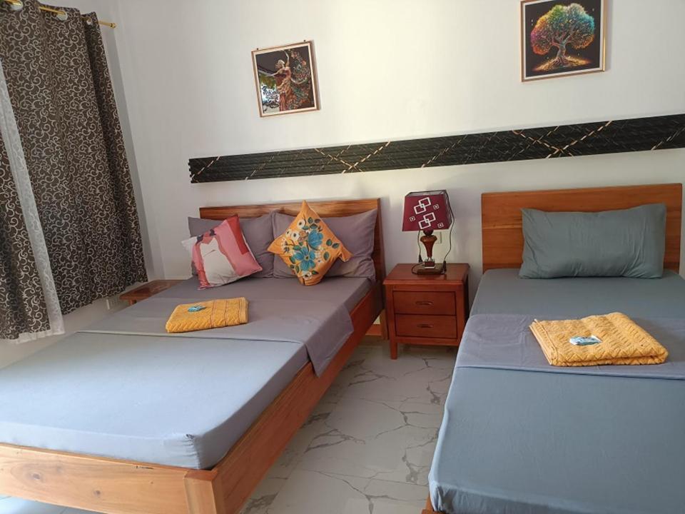 J&J Tourist Inn Bohol Esterno foto
